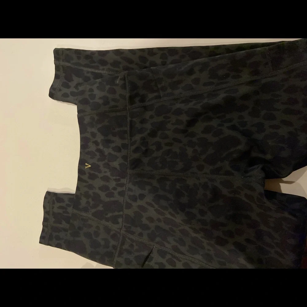 Victoria’s Secret Workout Leggings - Picture 1 of 4